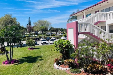 Condo in Boca Raton, Florida, 1 bedroom  № 1058585 - photo 1