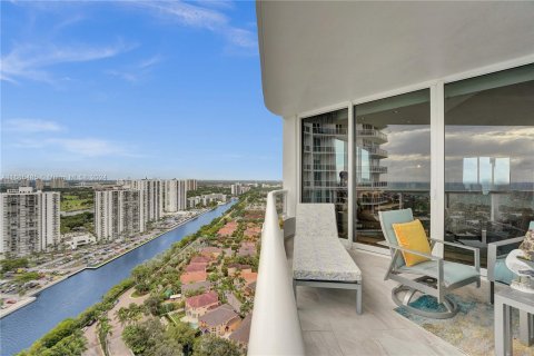 Condo in Aventura, Florida, 2 bedrooms  № 1423679 - photo 22