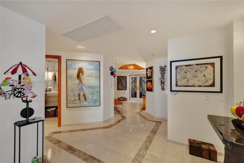 Condo in Aventura, Florida, 2 bedrooms  № 1423679 - photo 18