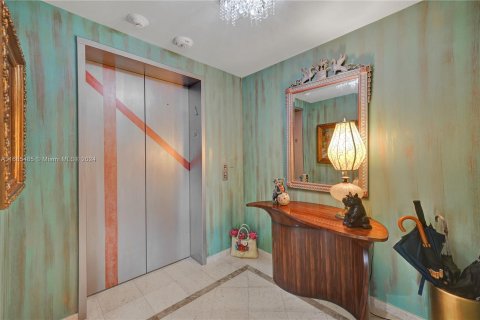 Condo in Aventura, Florida, 2 bedrooms  № 1423679 - photo 12