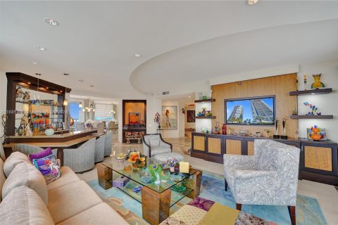 Condo in Aventura, Florida, 2 bedrooms  № 1423679 - photo 24