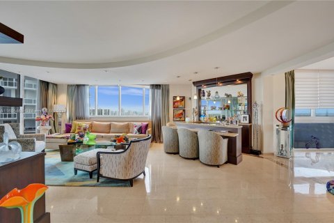 Condo in Aventura, Florida, 2 bedrooms  № 1423679 - photo 19