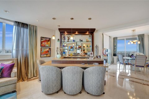 Condo in Aventura, Florida, 2 bedrooms  № 1423679 - photo 25