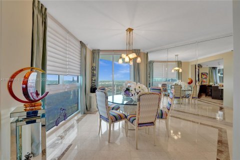 Condo in Aventura, Florida, 2 bedrooms  № 1423679 - photo 26