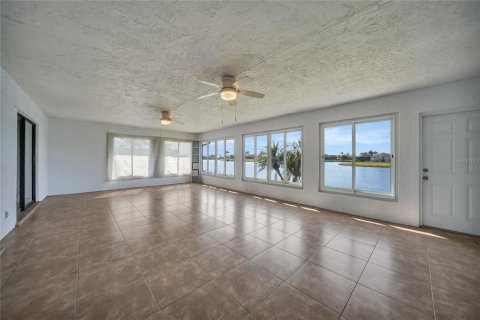 Villa ou maison à vendre à Punta Gorda, Floride: 3 chambres, 201.97 m2 № 1068928 - photo 6