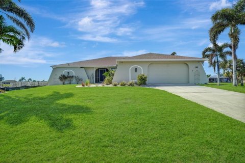 Casa en venta en Punta Gorda, Florida, 3 dormitorios, 201.97 m2 № 1068928 - foto 1