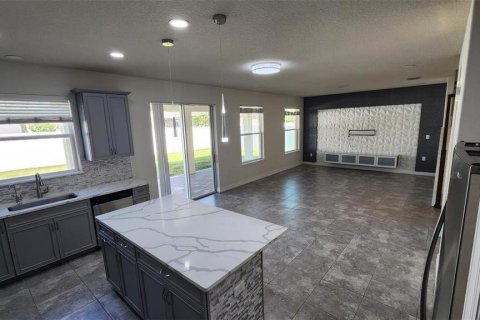 Villa ou maison à louer à Kissimmee, Floride: 5 chambres, 244.15 m2 № 1358175 - photo 3