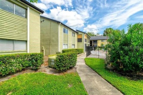 Condo in Altamonte Springs, Florida, 3 bedrooms  № 1358114 - photo 1