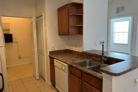 Condominio en alquiler en Sarasota, Florida, 1 dormitorio, 68.93 m2 № 1357645 - foto 5