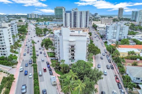 Condo in Miami Beach, Florida, 1 bedroom  № 1422949 - photo 14