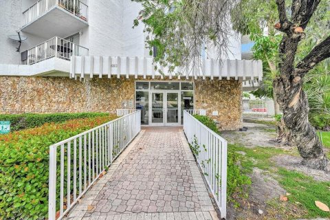 Condo in Miami Beach, Florida, 1 bedroom  № 1422949 - photo 23