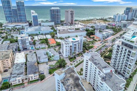 Condo in Miami Beach, Florida, 1 bedroom  № 1422949 - photo 8