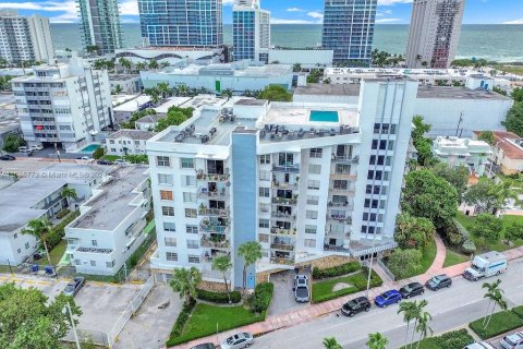 Condo in Miami Beach, Florida, 1 bedroom  № 1422949 - photo 15