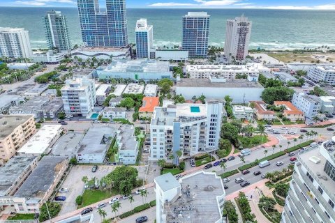 Condo in Miami Beach, Florida, 1 bedroom  № 1422949 - photo 11