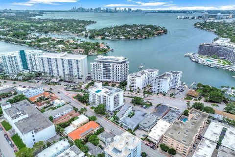 Condo in Miami Beach, Florida, 1 bedroom  № 1422949 - photo 5