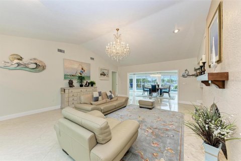 Villa ou maison à vendre à Punta Gorda, Floride: 2 chambres, 219.81 m2 № 1307170 - photo 13