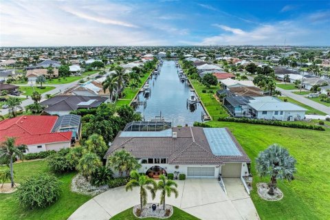 Villa ou maison à vendre à Punta Gorda, Floride: 2 chambres, 219.81 m2 № 1307170 - photo 1