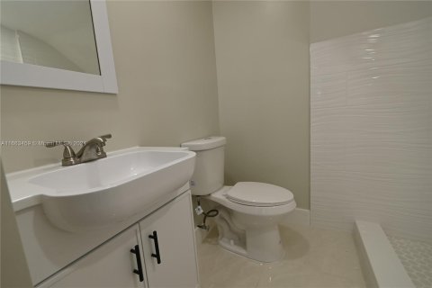 Casa en venta en Miami, Florida, 5 dormitorios, 236.44 m2 № 1372903 - foto 22