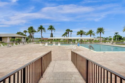 Villa ou maison à vendre à West Palm Beach, Floride: 2 chambres, 140.47 m2 № 1372902 - photo 30