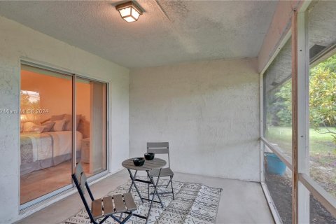 House in West Palm Beach, Florida 2 bedrooms, 140.47 sq.m. № 1372902 - photo 21