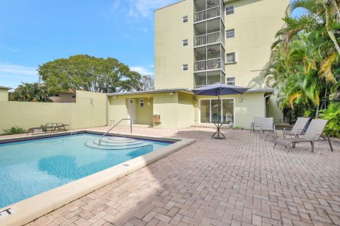 Copropriété à vendre à Hollywood, Floride: 2 chambres, 87.79 m2 № 1059002 - photo 11