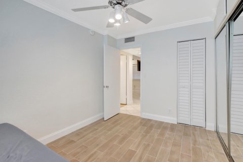 Copropriété à vendre à Hollywood, Floride: 2 chambres, 87.79 m2 № 1059002 - photo 13