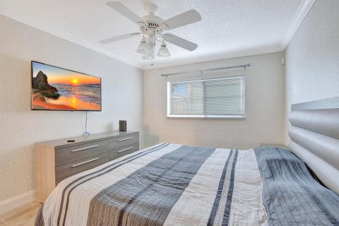 Condo in Hollywood, Florida, 2 bedrooms  № 1059002 - photo 18