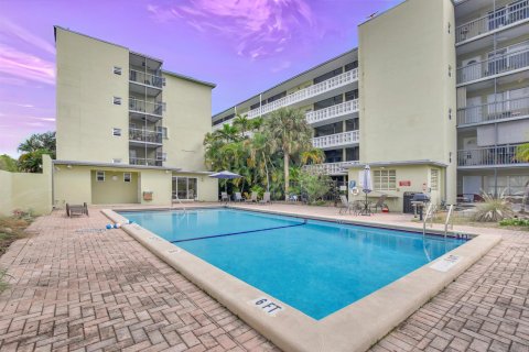 Copropriété à vendre à Hollywood, Floride: 2 chambres, 87.79 m2 № 1059002 - photo 30