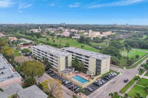 Copropriété à vendre à Hollywood, Floride: 2 chambres, 87.79 m2 № 1059002 - photo 2