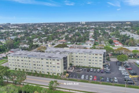 Copropriété à vendre à Hollywood, Floride: 2 chambres, 87.79 m2 № 1059002 - photo 5