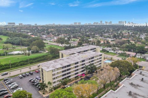 Copropriété à vendre à Hollywood, Floride: 2 chambres, 87.79 m2 № 1059002 - photo 6