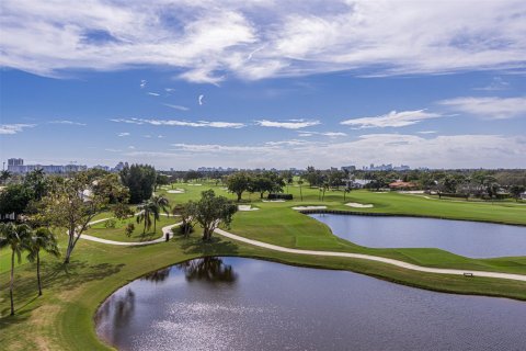 Condo in Fort Lauderdale, Florida, 2 bedrooms  № 1059048 - photo 27