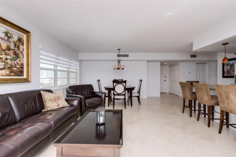 Condo in Fort Lauderdale, Florida, 2 bedrooms  № 1059048 - photo 14