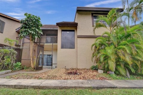 Townhouse in Pembroke Pines, Florida 3 bedrooms, 158.31 sq.m. № 1370665 - photo 4