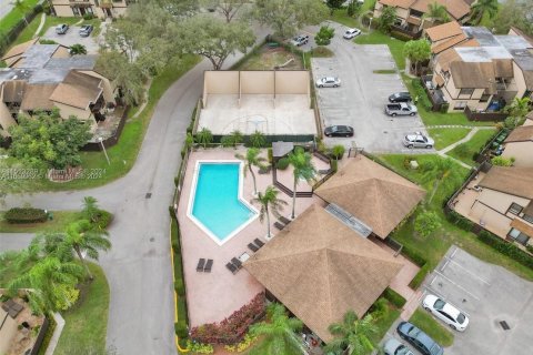 Adosado en venta en Pembroke Pines, Florida, 3 dormitorios, 158.31 m2 № 1370665 - foto 2