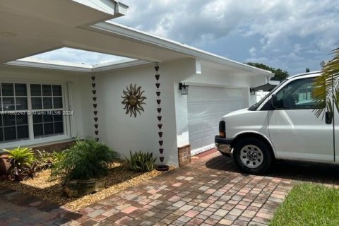 Casa en venta en Miramar, Florida, 3 dormitorios, 148.55 m2 № 1370705 - foto 2