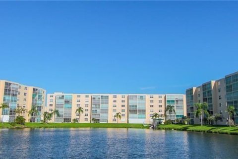 Copropriété à vendre à Dania Beach, Floride: 2 chambres, 110.55 m2 № 1044144 - photo 1