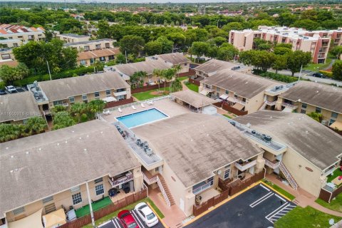 Condo in Miami, Florida, 1 bedroom  № 1333351 - photo 21