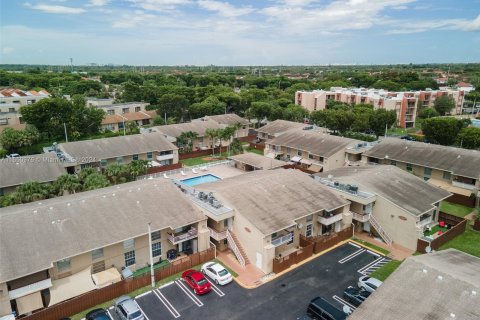 Condo in Miami, Florida, 1 bedroom  № 1333351 - photo 20