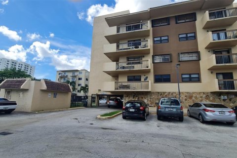 Condominio en venta en Miami, Florida, 2 dormitorios, 78.78 m2 № 1415445 - foto 1