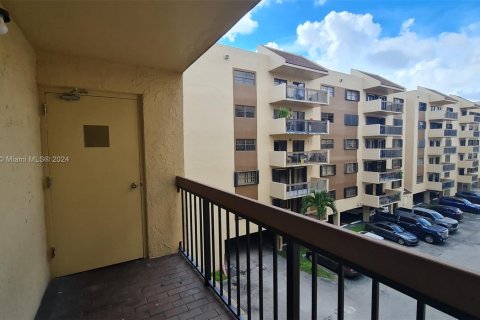 Condominio en venta en Miami, Florida, 2 dormitorios, 78.78 m2 № 1415445 - foto 9