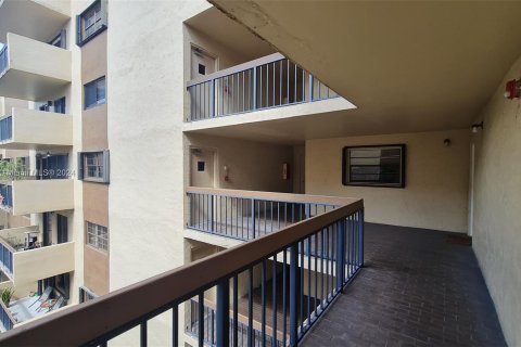 Condominio en venta en Miami, Florida, 2 dormitorios, 78.78 m2 № 1415445 - foto 11