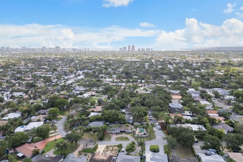 Casa en venta en Fort Lauderdale, Florida, 3 dormitorios, 185.8 m2 № 1162827 - foto 4