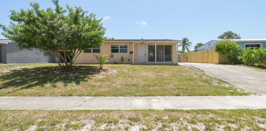 House in Palm Beach Gardens, Florida 3 bedrooms, 82.22 sq.m. № 1162837