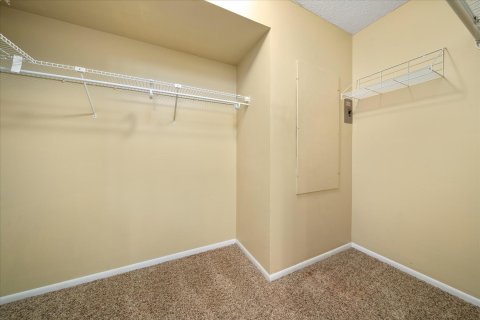 Condo in Vero Beach, Florida, 2 bedrooms  № 1228521 - photo 23