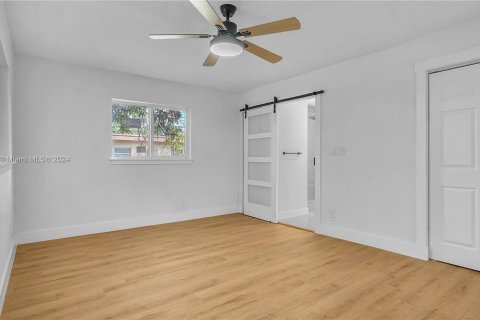 Casa en venta en Dania Beach, Florida, 3 dormitorios, 183.2 m2 № 1095342 - foto 18