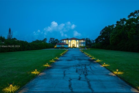 Villa ou maison à vendre à Palm City, Floride: 9 chambres, 458.84 m2 № 1095304 - photo 8