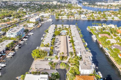 Condo in Fort Lauderdale, Florida, 2 bedrooms  № 1054916 - photo 2