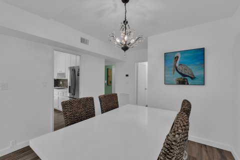 Condo in Fort Lauderdale, Florida, 2 bedrooms  № 1054916 - photo 23