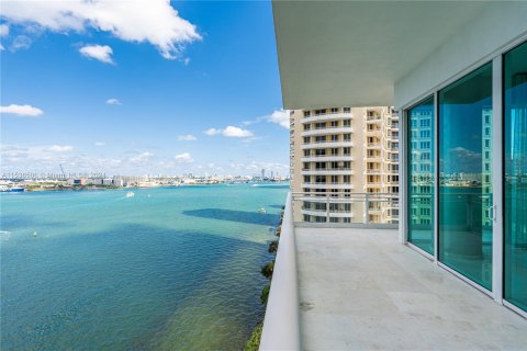 Condo in Miami, Florida, 5 bedrooms  № 1019687 - photo 3